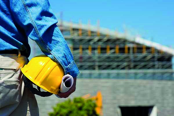 Operatore edile in cantiere