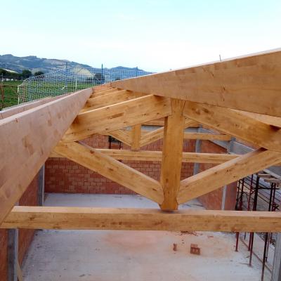 Tetto legno lamellare abitazione